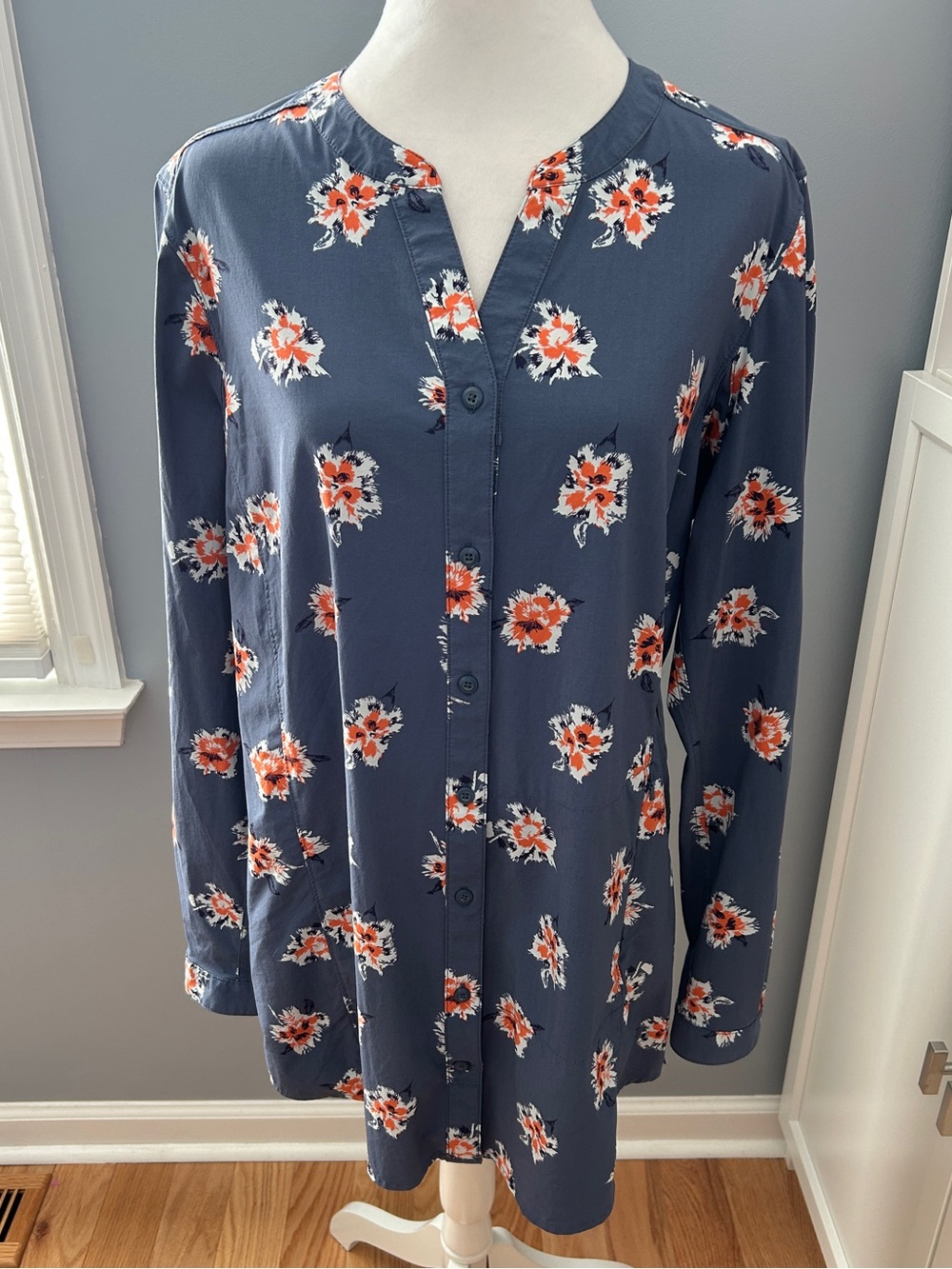 Duluth Trading Co Floral Print Blouse Size M Blue Long Sleeve Mesh Back Yoke